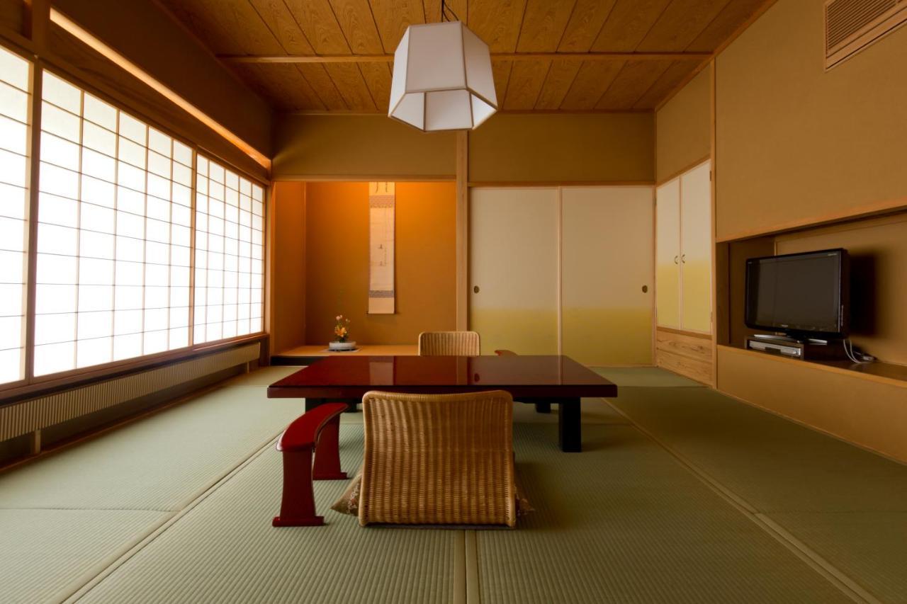 ホテル 名月荘 上山市 エクステリア 写真