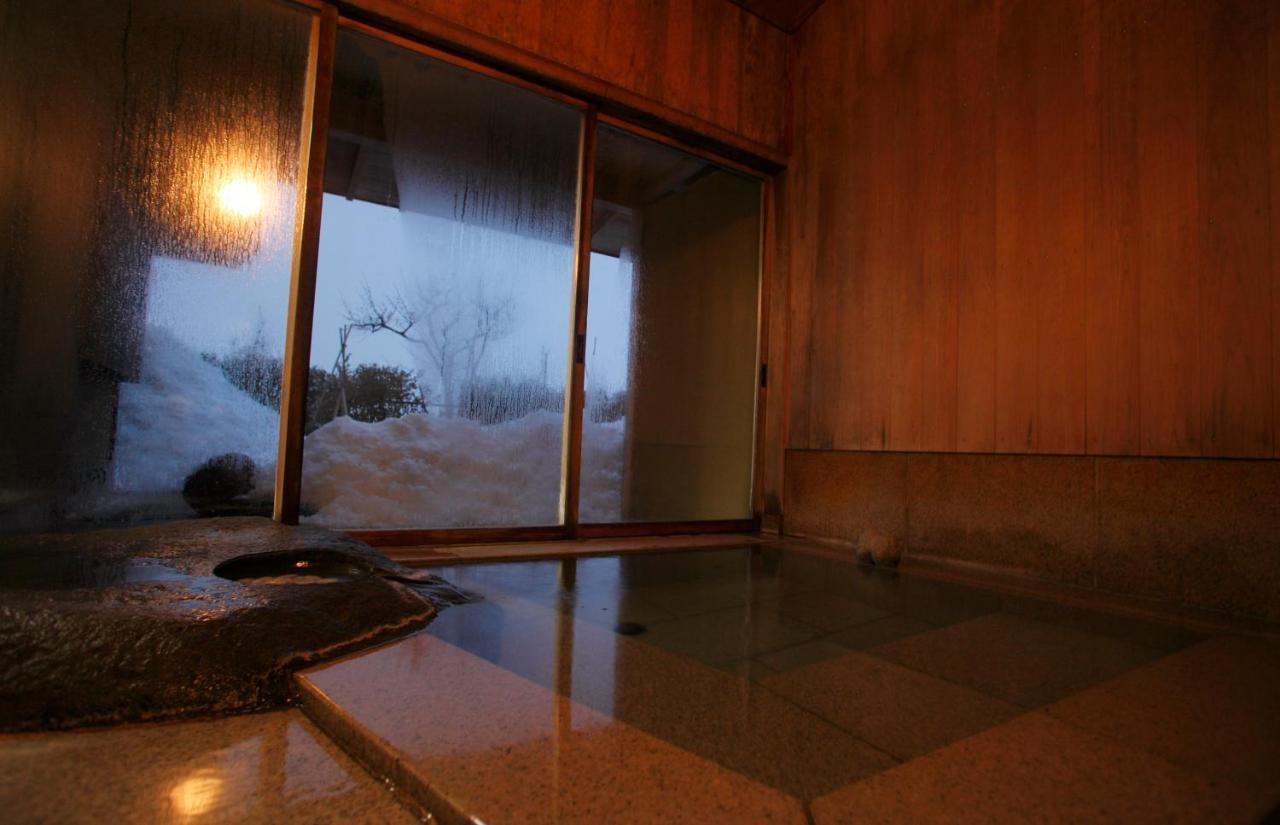 ホテル 名月荘 上山市 エクステリア 写真